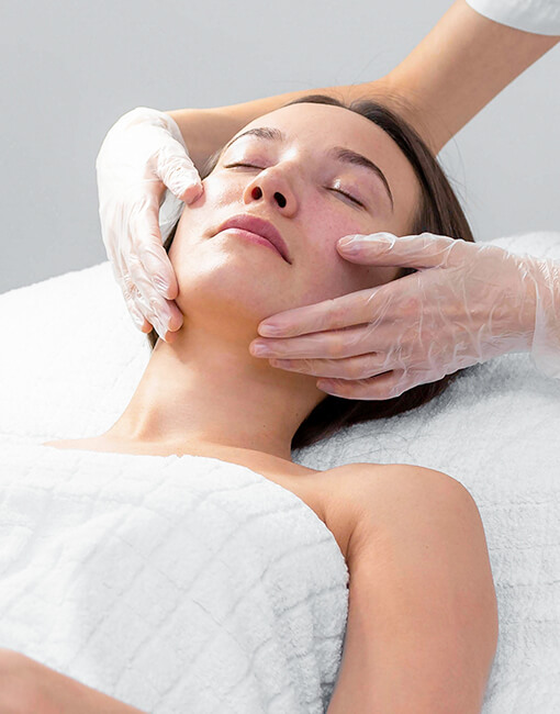 Signature Facelift, bőrmegújító bomba, c-vitamin, hyaluronsav, kollagéntermelés, pigmentfolt, arckezelés, Turi Szilvia, Győr, x-Shape stúdió, kozmetika